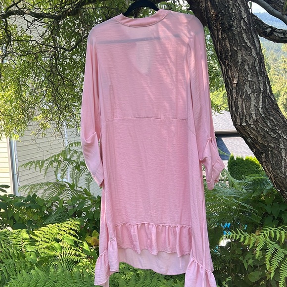 Zara Dresses & Skirts - Pink flowy Zara dress